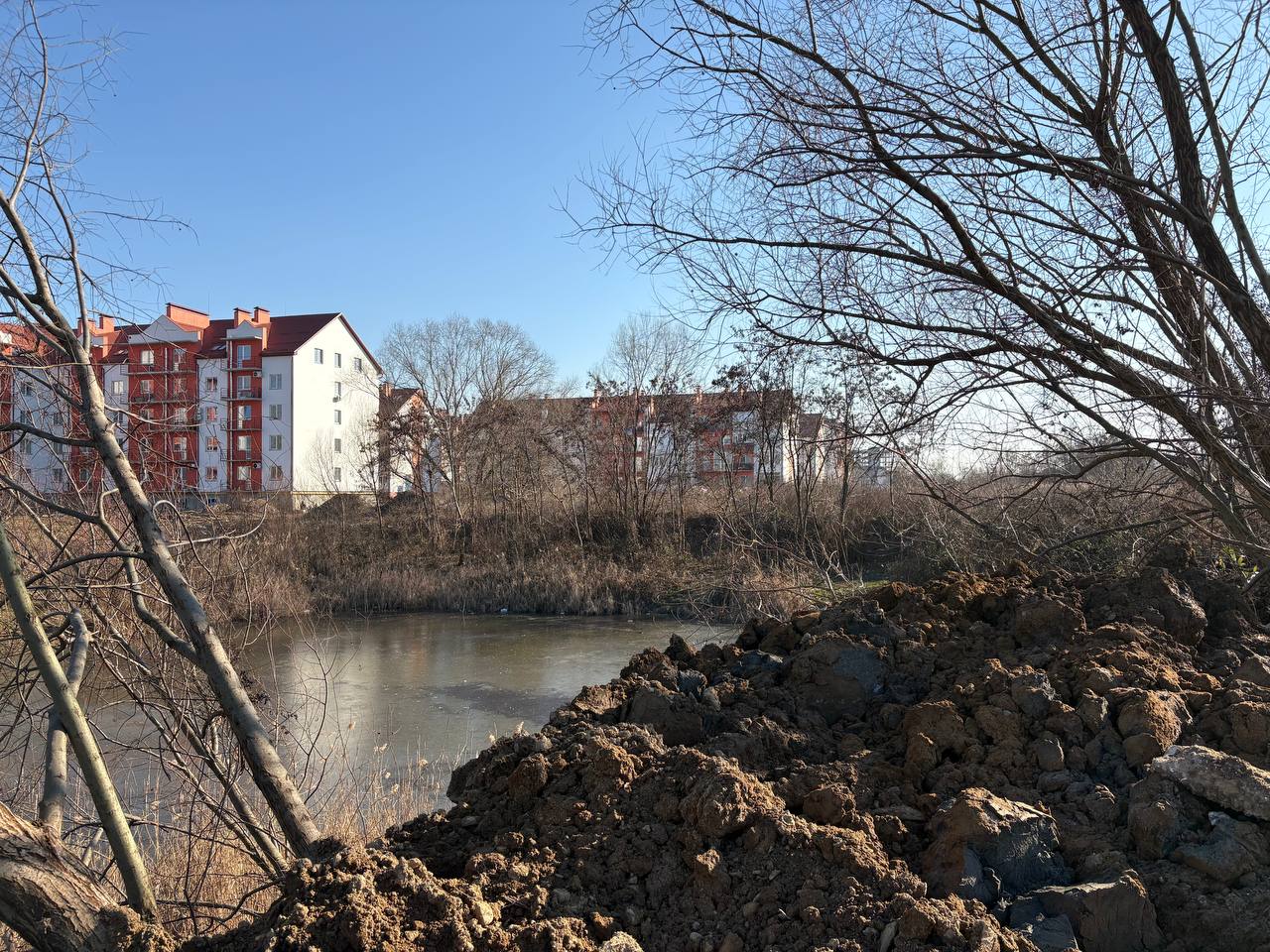 Чорні озера, Ужгород